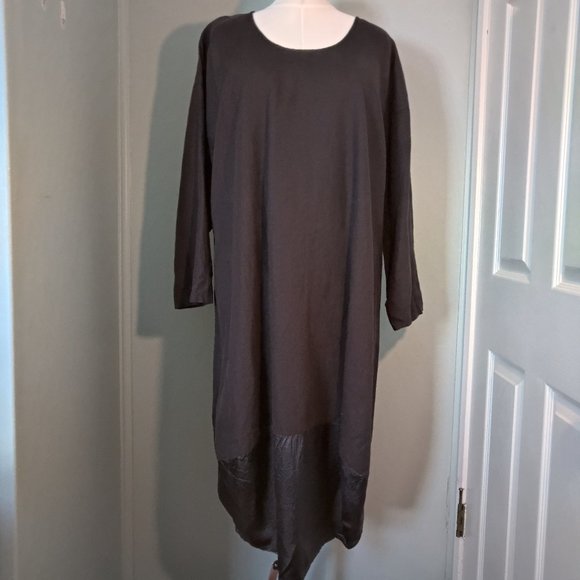 Hebbeding Dress - Picture 1 of 7